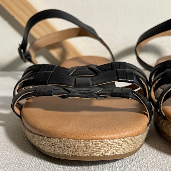 UGG Black Larisa Sandal Sz 40.5 - Picture 2 of 5